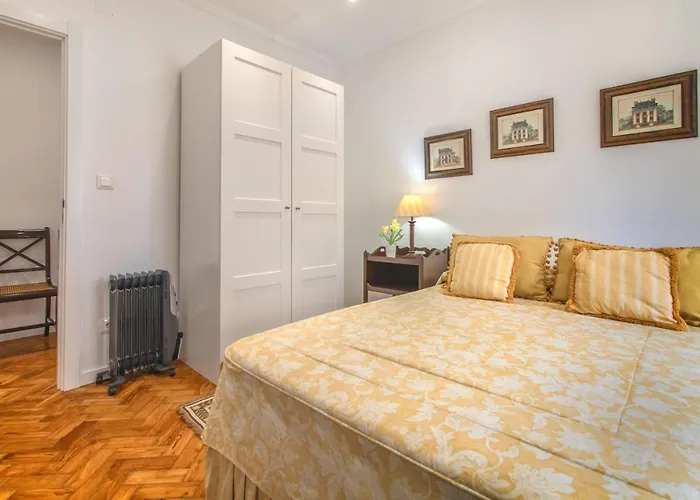 At Roma Boulevard * Lissabon